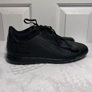 Men’s Nike Mercurial Vapor 16 Club Indoor Soccer Shoes, Size 7.5